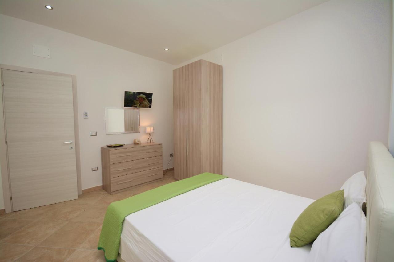 Da Rocco B&B Sant Isidoro  Bagian luar foto