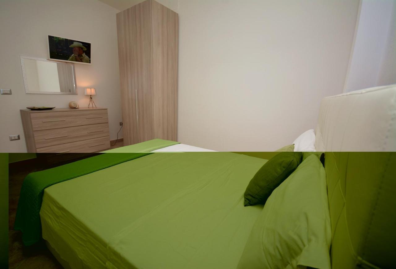 Da Rocco B&B Sant Isidoro  Bagian luar foto